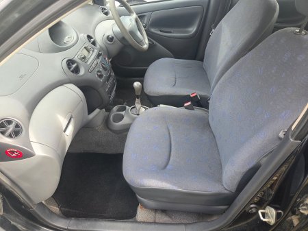 2001 Toyota Yaris - photo 6