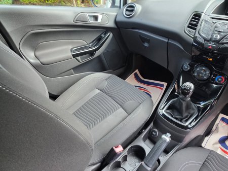 2015 Ford Fiesta - photo 11