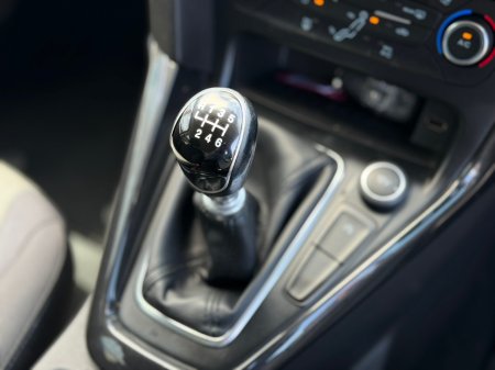 2017 Ford Focus - photo 12