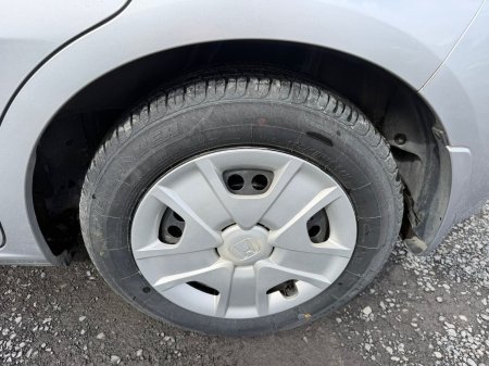 2011 Honda Fit - photo 9