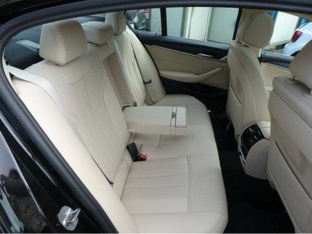 2023 BMW 5-Series - photo 14