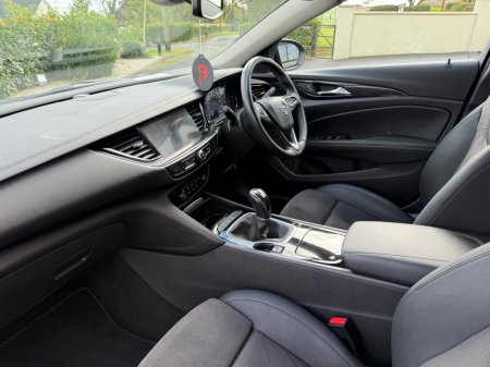 2022 Opel Insignia - photo 17