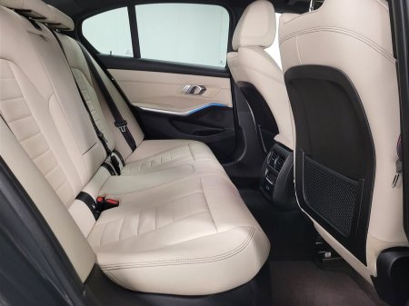 2023 BMW 3-Series - photo 11