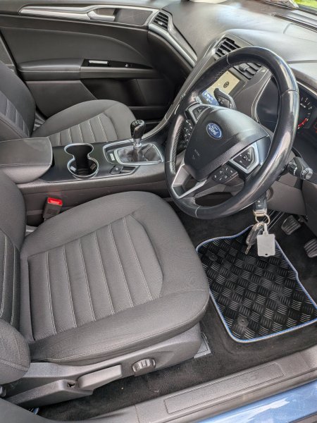 2020 Ford Mondeo - photo 5
