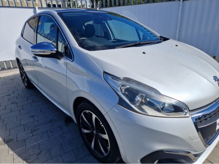 2017 Peugeot 208 - photo 2