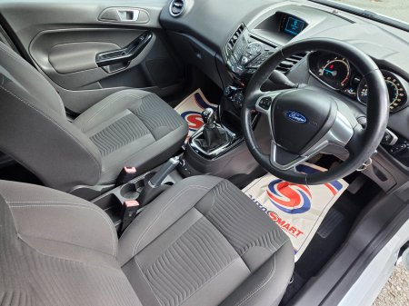 2015 Ford Fiesta - photo 10