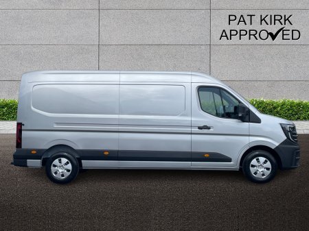 2026 Nissan Interstar - photo 3