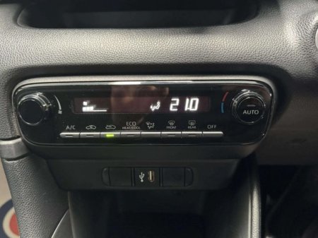 2021 Toyota Yaris - photo 34