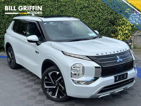 2023 Mitsubishi Outlander 7-SEATER 2.4 HYBRID AUTO ** HUGE SPEC ** // OPENING PAN ROOF // DUAL ZONE CLIMATE CONTROL // BOSE SO