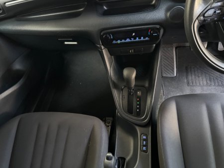 2021 Toyota Yaris - photo 14