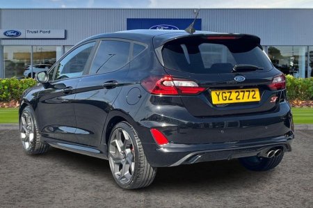 2022 Ford Fiesta - photo 2