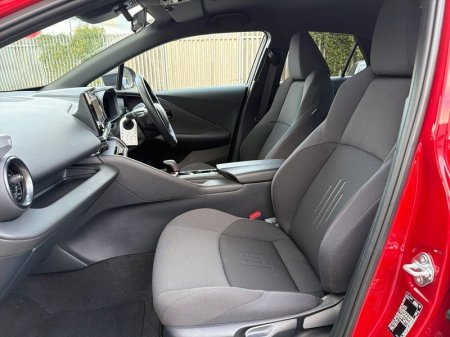 2025 Toyota C-HR - photo 6