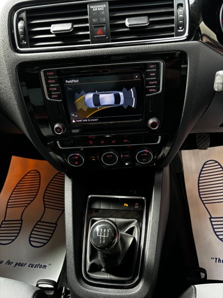 2017 Volkswagen Jetta - photo 14