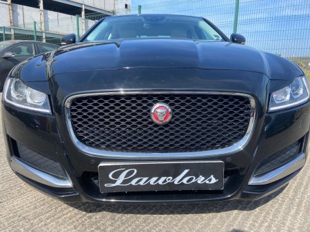 2015 Jaguar XF - photo 3