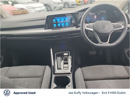 2024 Volkswagen Golf - photo 2