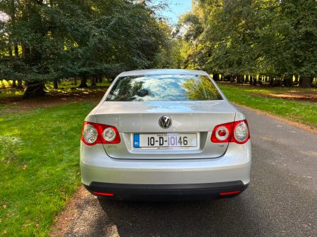 2010 Volkswagen Jetta - photo 5