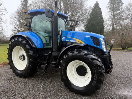 2011 New Holland T7040