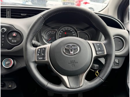 2016 Toyota Yaris - photo 14