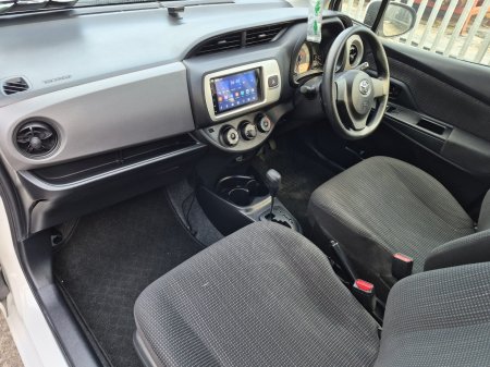 2016 Toyota Vitz - photo 18