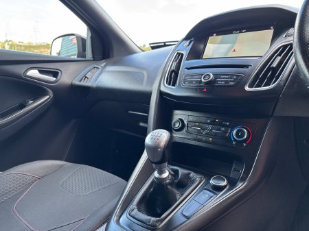 2017 Ford Focus - photo 24