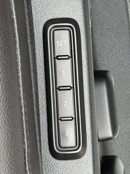 2020 Volkswagen Tiguan - photo 28