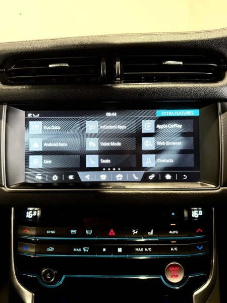 2017 Jaguar XF - photo 24
