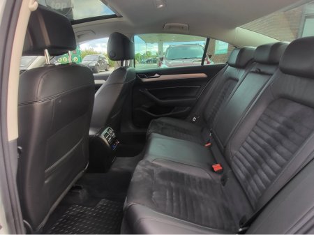 2018 Volkswagen Passat - photo 16