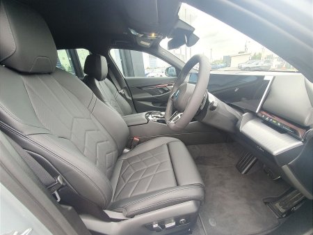 2026 BMW 5-Series - photo 12