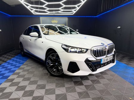 2025 BMW 5-Series 520i M Sport