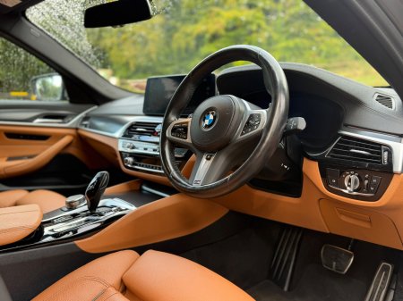 2023 BMW 5-Series - photo 18