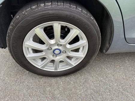 2013 Suzuki Swift - photo 2