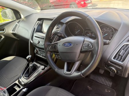 2016 Ford Focus - photo 17