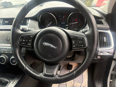 2018 Jaguar E-Pace - photo 3