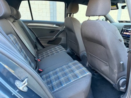 2020 Volkswagen Golf - photo 17