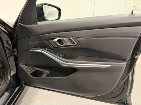 2022 BMW 3-Series - photo 29