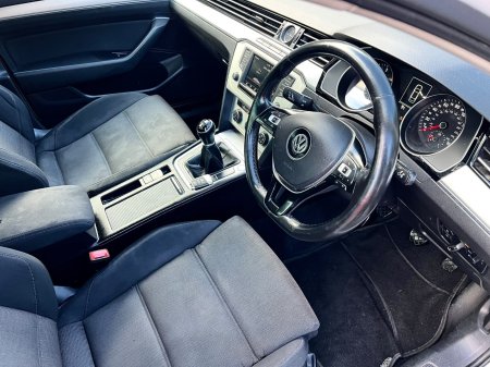 2016 Volkswagen Passat - photo 3