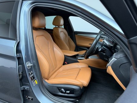 2019 BMW 5-Series - photo 10