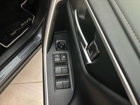 2021 Toyota RAV4 - photo 12