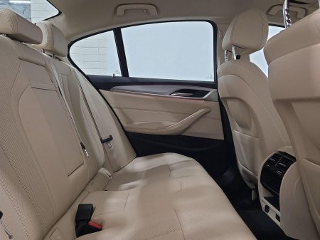 2023 BMW 5-Series - photo 22