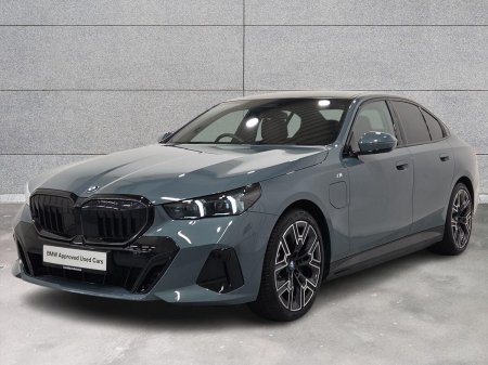 2025 BMW 5-Series - photo 26