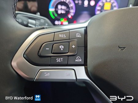 2025 Volkswagen Tiguan - photo 18