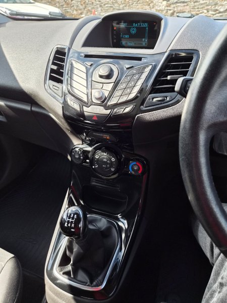 2015 Ford Fiesta - photo 20