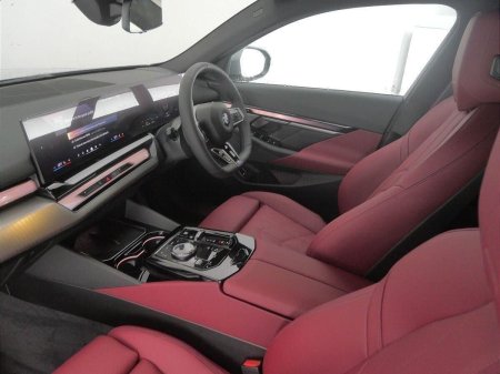 2026 BMW 5-Series - photo 7