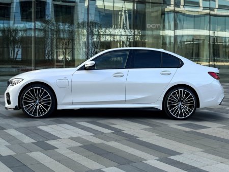 2022 BMW 3-Series - photo 4