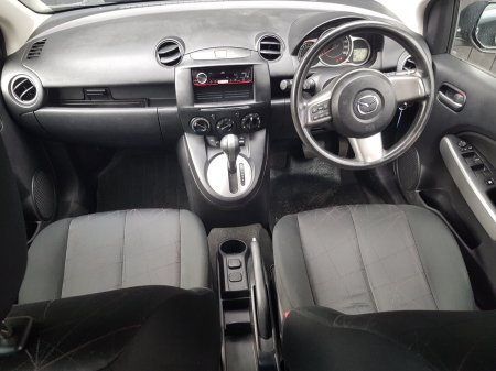 2014 Mazda Demio - photo 12