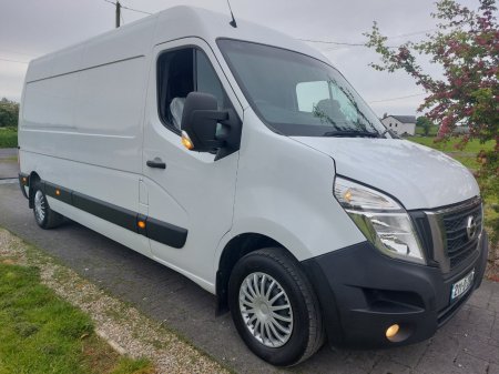 2021 Nissan NV400