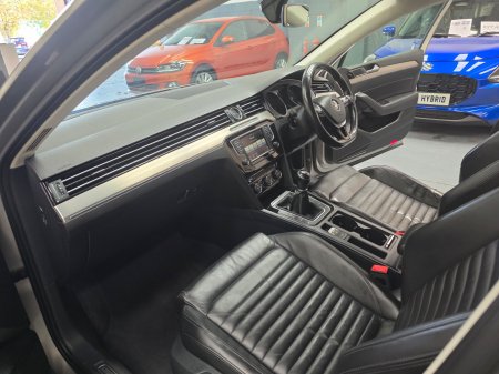 2015 Volkswagen Passat - photo 16