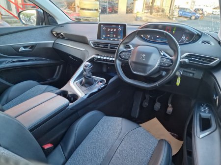 2018 Peugeot 5008 - photo 15