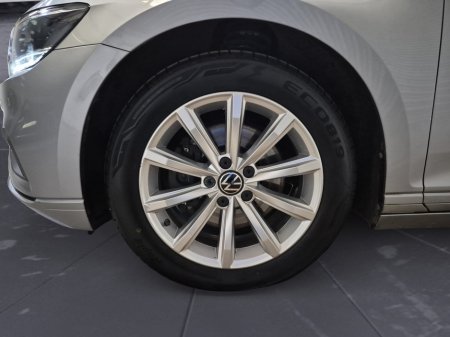 2022 Volkswagen Passat - photo 10