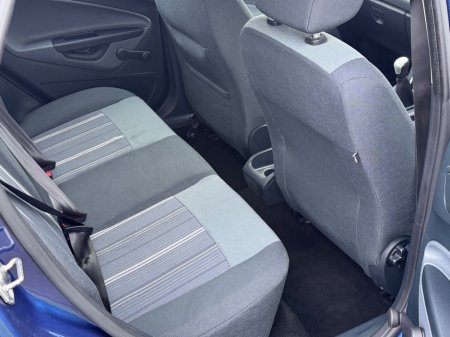 2010 Ford Fiesta - photo 9
